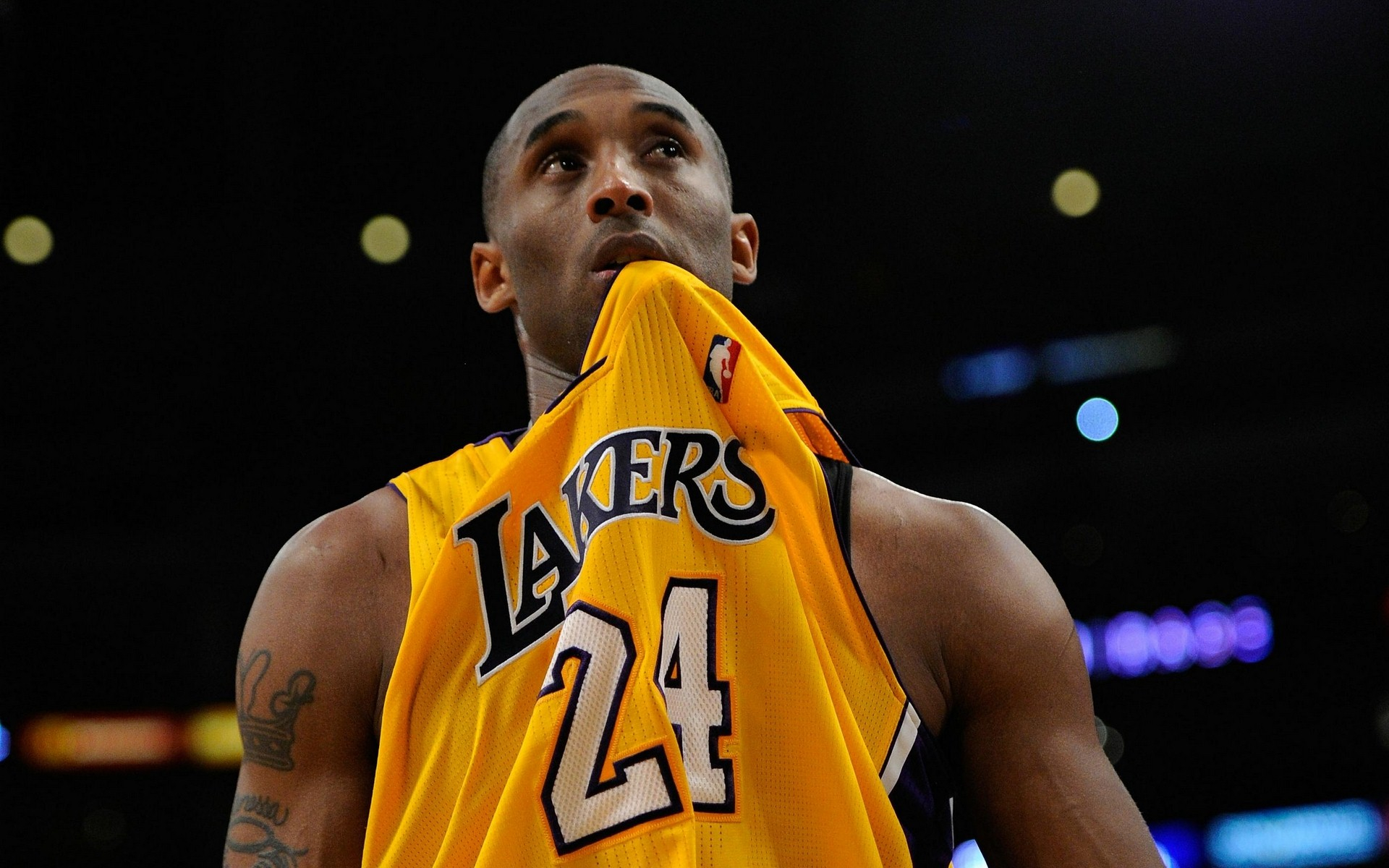 苏超决赛南通队vs泰州队：马宁担任主裁判，李贤成、巴特首发