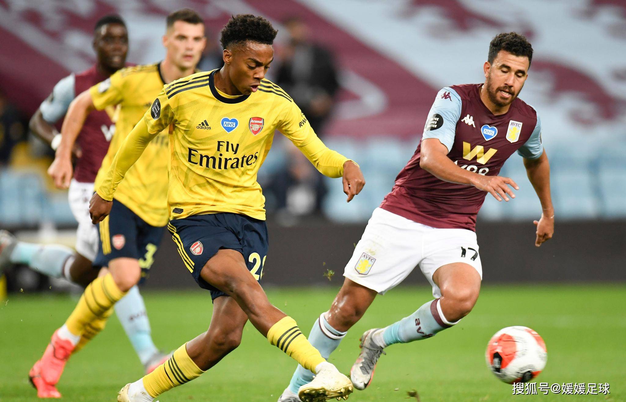 贝克汉姆的球队夺冠，全家相拥庆祝，14岁金发小七很夺目